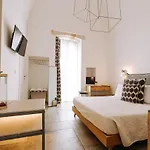 לינה וארוחת בוקר Suite1212 Boutique - & 4*