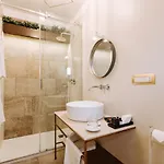 לינה וארוחת בוקר Suite1212 Boutique - & 4*