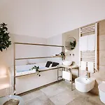 Suite1212 Boutique - & מונופולי