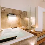 Suite1212 Boutique - & לינה וארוחת בוקר