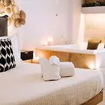 Suite1212 Boutique - & מונופולי