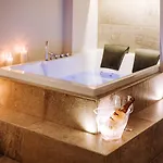 לינה וארוחת בוקר Suite1212 Boutique - & מונופולי