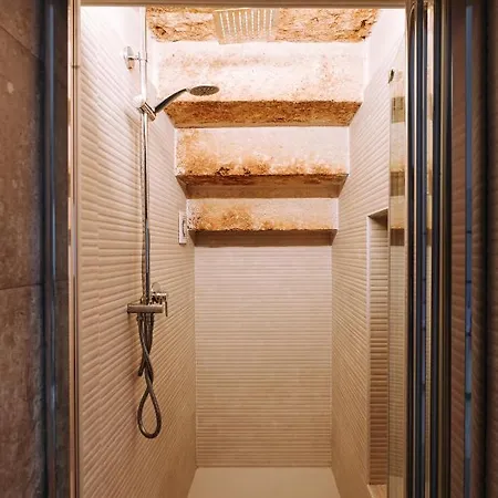 Dimora Pirrelli Boutique Hotel & Spa מונופולי