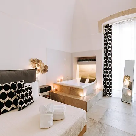 Dimora Pirrelli Boutique Hotel & Spa מונופולי