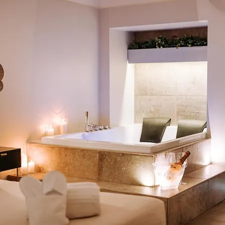 לינה וארוחת בוקר Dimora Pirrelli Boutique Hotel & Spa מונופולי