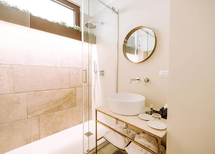 Suite1212 Boutique - & 4*